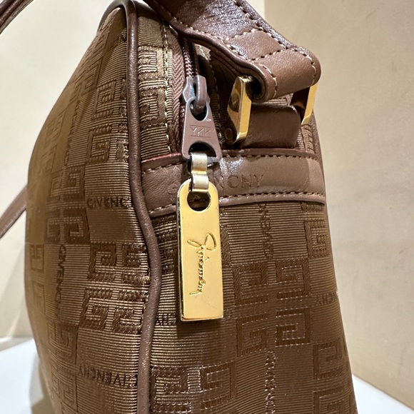 Vintage Givenchy Monogrammed Shoulderbag - Picture 4 of 9